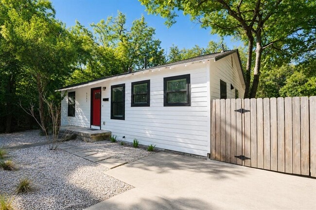 Foto del edificio - 3501 Grayson Ln