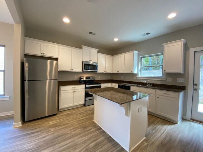 Foto del edificio - Home for rent in Clay, AL!!! Call Now! 1 M...