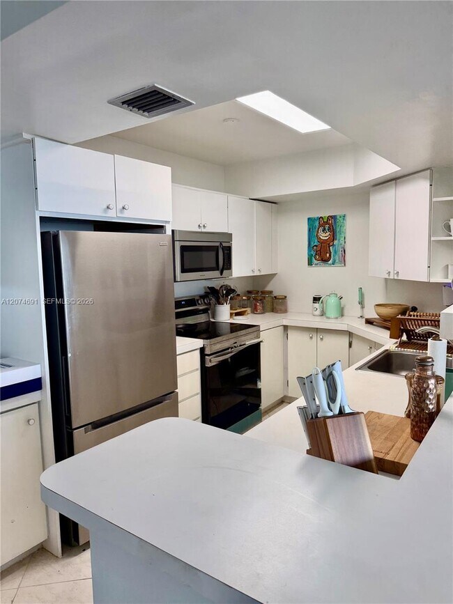 Foto del edificio - 3111 N Ocean Dr
