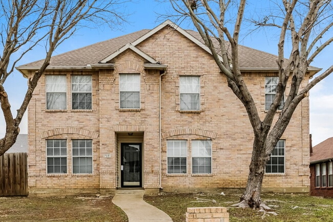 Building Photo - 735 Cedarwood Dr