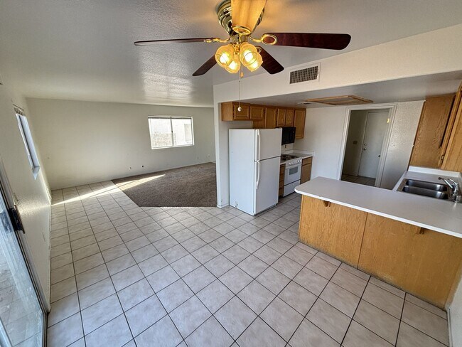 Foto del edificio - Charming 3Bed/2.5Bath/2Car home located in Summerlin
