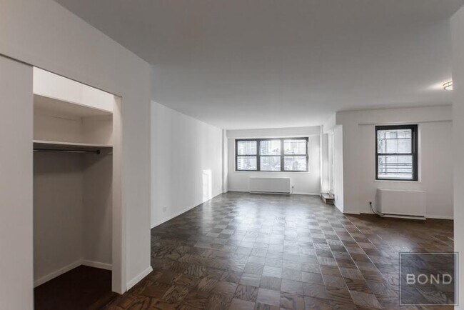 Foto del edificio - 401 E 88th St