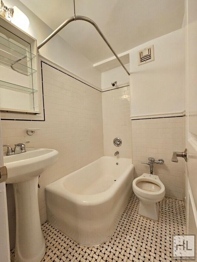 Foto del edificio - Studio Apartment in West Village | 2nd Flo...