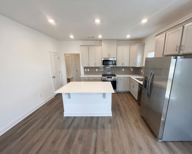 Building Photo - 207 Ensemble Blvd