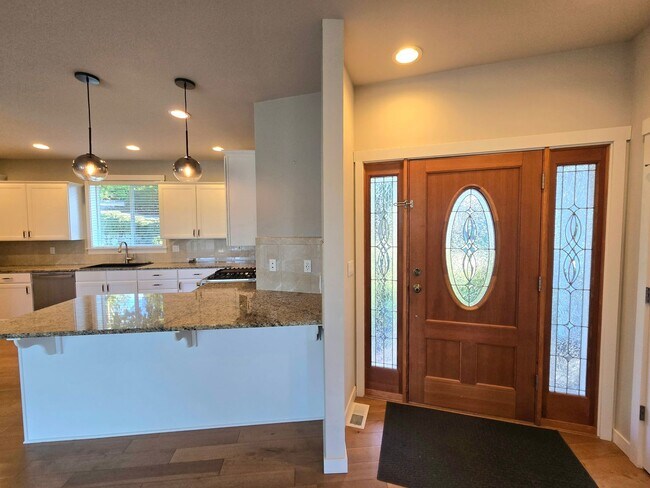 Foto del edificio - 3 Bedroom 3 Bathroom Home in Lake Stevens, WA