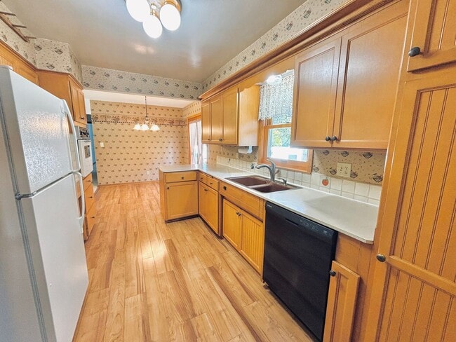 Foto del edificio - Sprawling 3bedroom 2bath Home in Roseville...