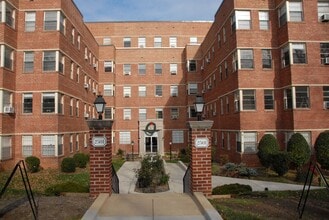 Building Photo - Q Street Apartments