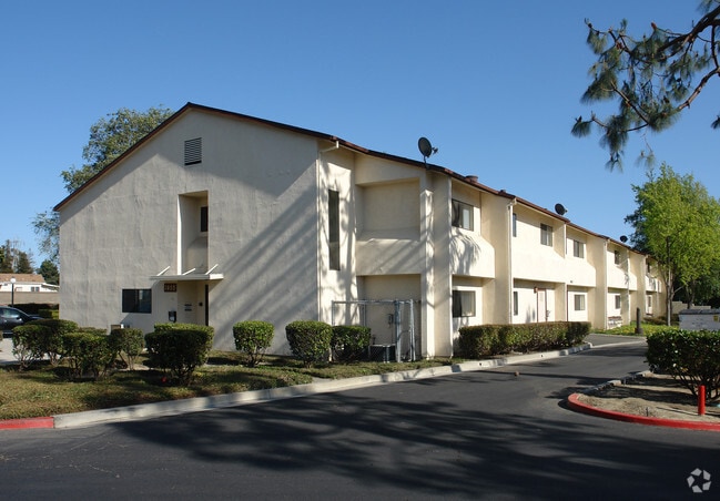 Building Photo - Johnson Gardens Apartments