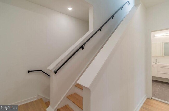 Foto del edificio - 2137 E Firth St
