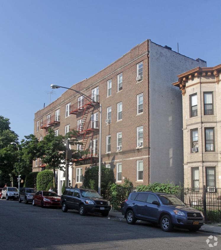 Building Photo - Crescent Arms