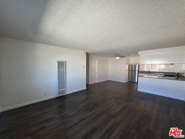 Foto del edificio - 11716 Oxford Ave