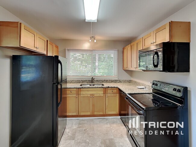 Foto del edificio - 381 Waterford Road NW Atlanta GA