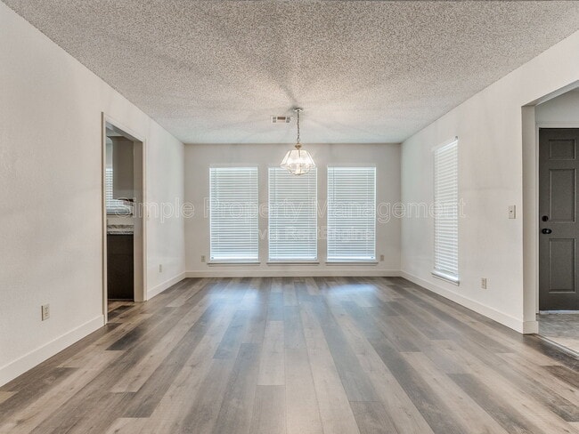 Foto del edificio - 7712 NW 101st St