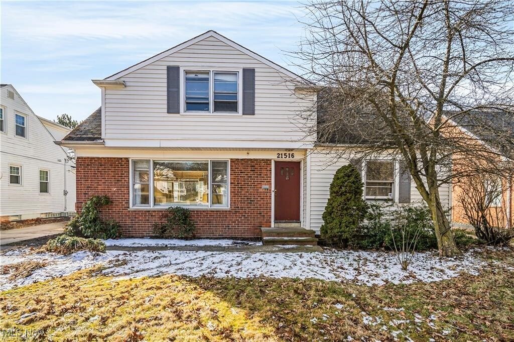 21516 Halworth Rd Shaker Heights, OH 44122 – photo 1