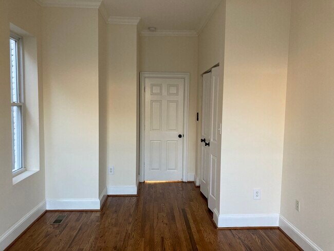 Foto del edificio - 3521 10th St NW