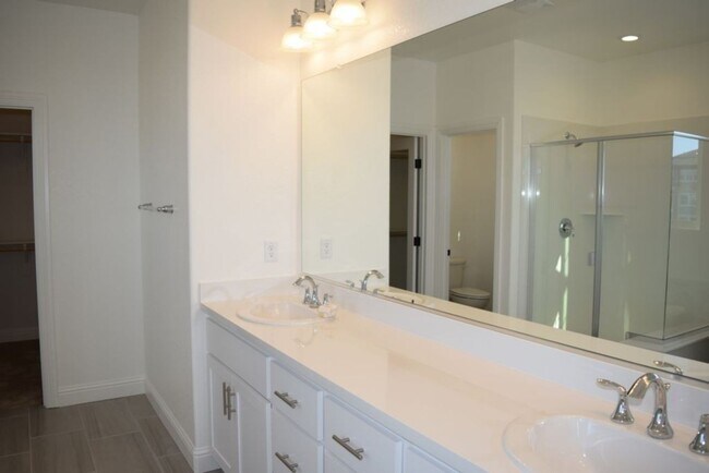 Building Photo - 1098 Sagittaria Ct