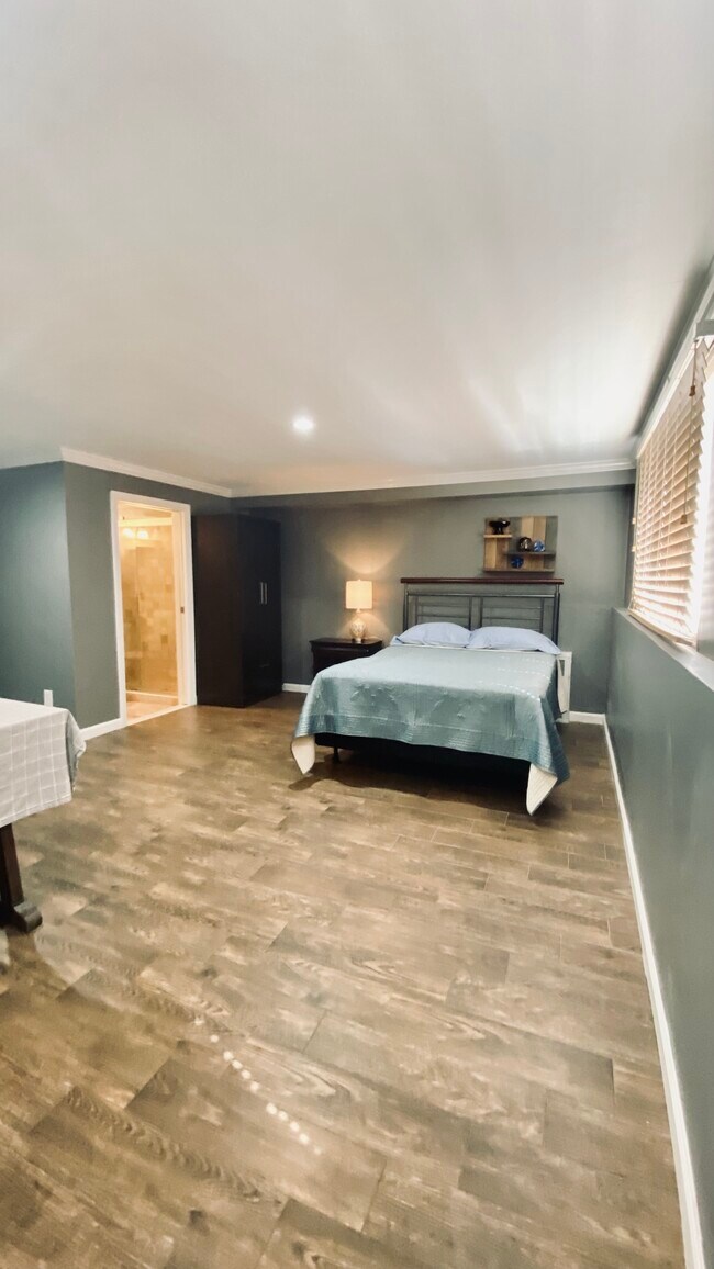 1 Myles Ave Levittown, NY 11756 Alquileres en Levittown, NY