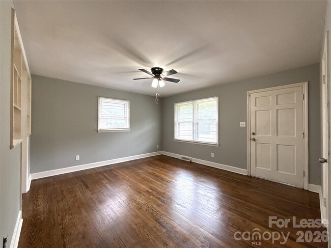 Foto del edificio - 4434 Brooktree Dr
