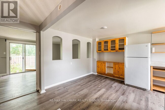 Building Photo - 1045 Morrison Dr