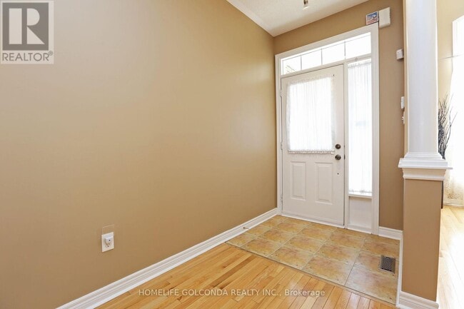 Building Photo - 28 Barnstone Dr