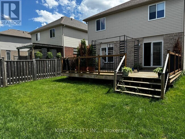 Building Photo - 2420 Asima Dr