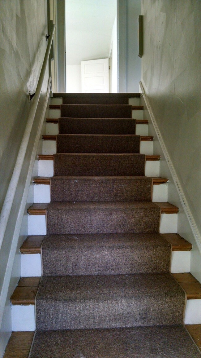 Building Photo - 18 E Clifford St