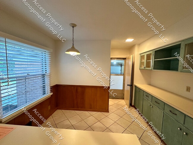 Building Photo - Beautiful Three Bedroom Home by East GR