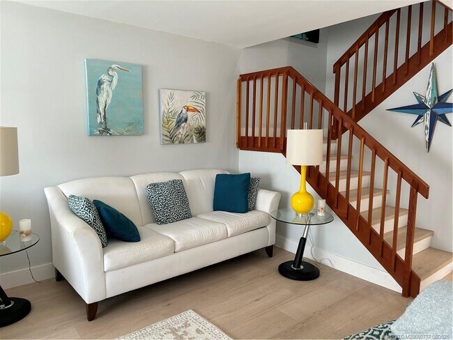 Building Photo - 2807 SW Lakemont Pl
