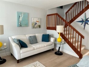 Building Photo - 2807 SW Lakemont Pl