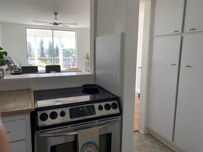 Foto del edificio - 2851 Leonard Dr