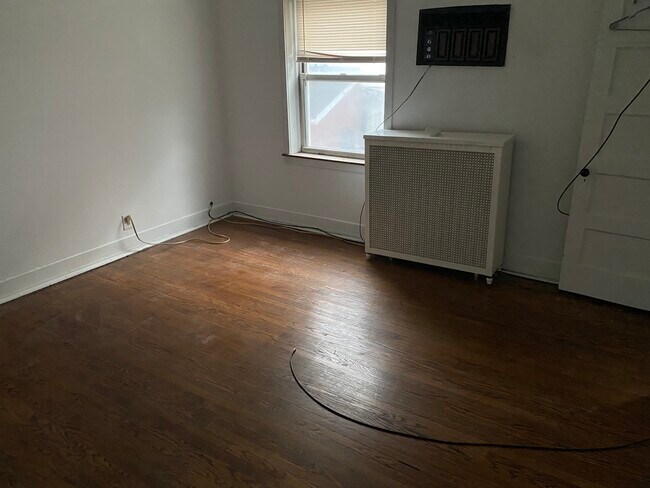 Building Photo - 1507 N Dearborn Pky