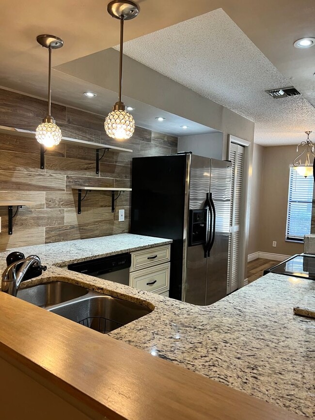 Building Photo - 8447 Tangelo Tree Dr - Available March 10th