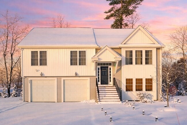 Building Photo - 261 Main St