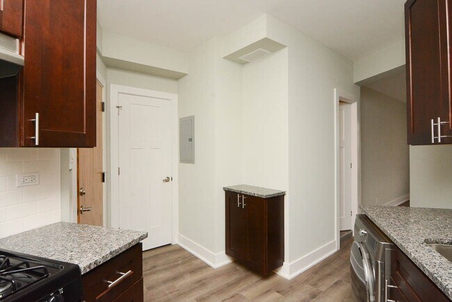 Foto del edificio - 730 St Johns Ave