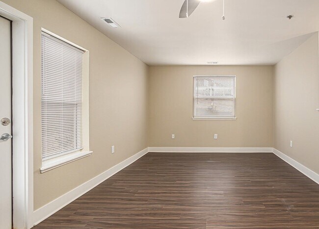 Building Photo - Eagle Ridge Apartment Homes