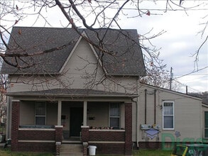 Building Photo - 715 N 10th St