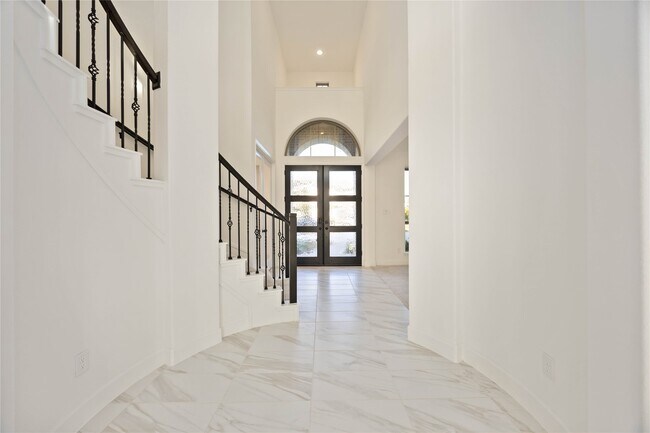 Foto del edificio - 2215 Falling Fig Ln