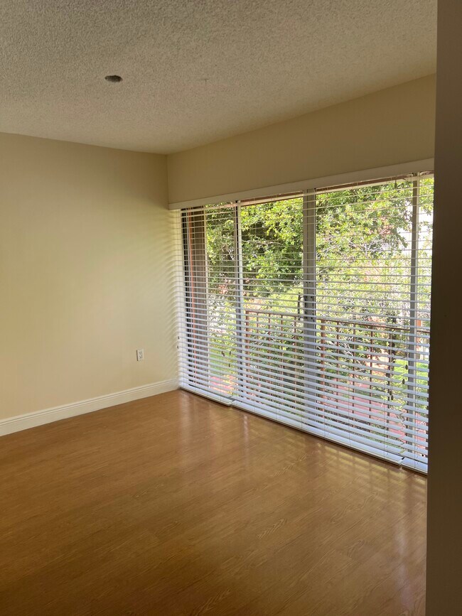 Dining Area - 9321 SW 4th St