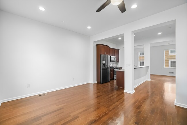 Foto del edificio - 205 Roosevelt Dr