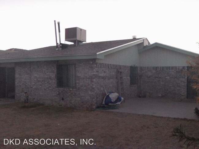 Building Photo - 1546 Peter Hurd Dr