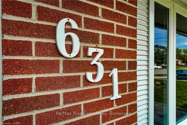 Building Photo - 3-Bed Main Floor | $2599 ALL-INCLUSIVE | 1 Month Rent Free!