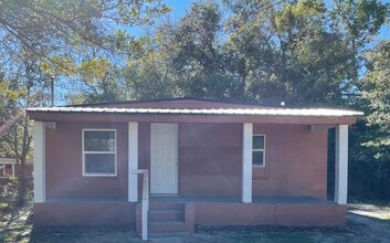 Building Photo - 404 E 47th St