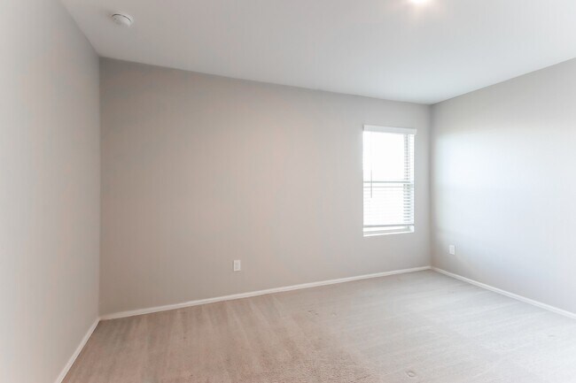 Foto del edificio - 9202 Burnet Flds Dr