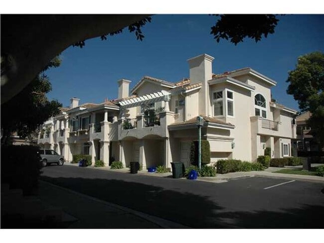 Building Photo - Beautiful UTC Townhome at the Renaissance Capri, with Loft, Fireplace, Garage & Resort Amenities
