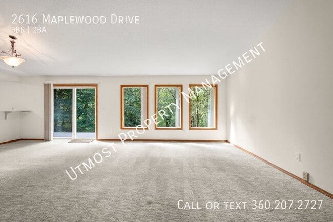 Foto del edificio - 2616 Maplewood Dr