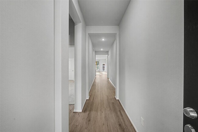 Foto del edificio - 1207 Carswell Grove Dr