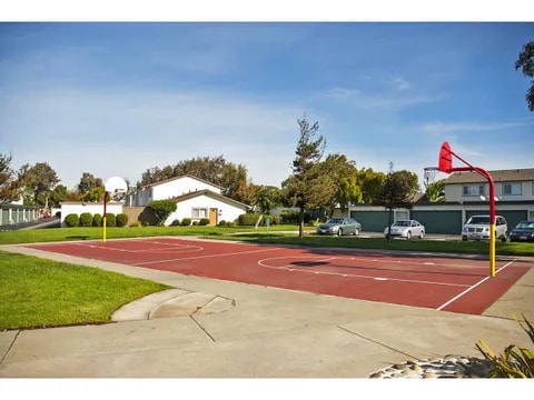 Building Photo - 4562 Reyes Dr