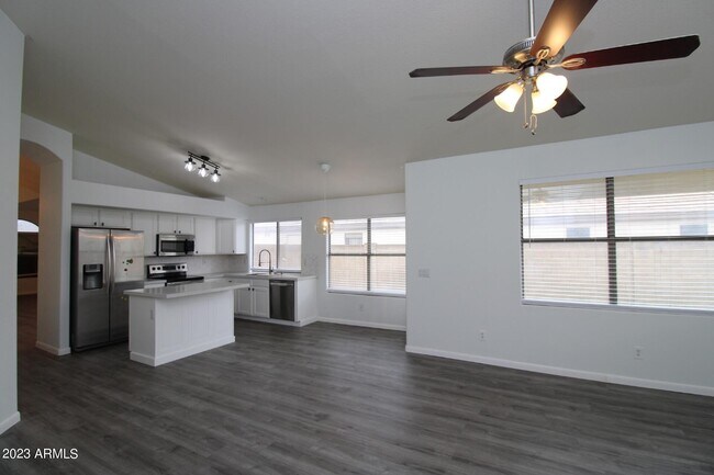 Foto del edificio - 2189 S Rome St