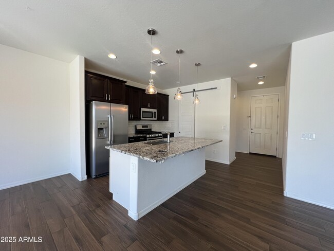 Foto del edificio - 4621 Kirkland Ave