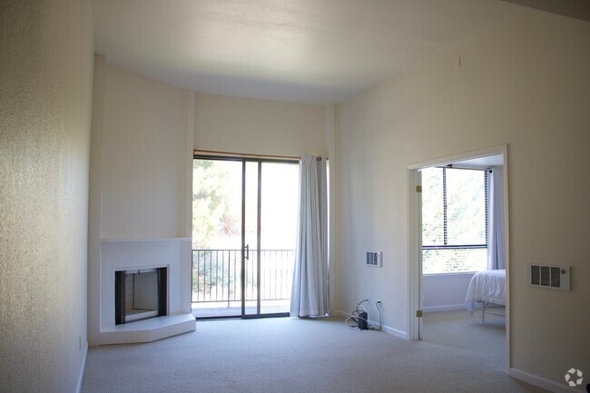 Building Photo - 514 Seaver Dr